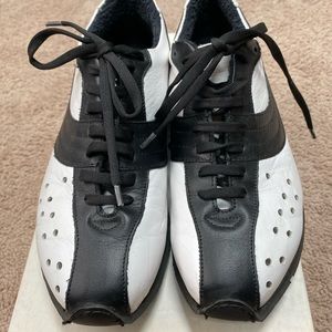 D&G women’s sneakers. Size 39. Preowned